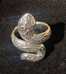 Unisex Unique Snake Design Ring