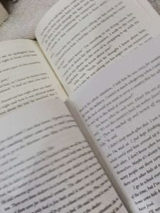Colleen Hoover "It Ends With Us" &amp; "It Starts Wit