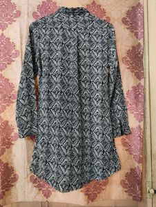 Geometric Print Button-Up Tunic