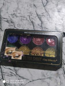 Kiss Beauty Glitter Eyeshadow Palette