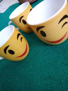 Winking Emoji Coffee Mugs Set