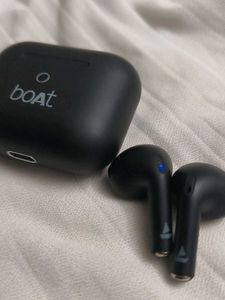 New boAt Black Wireless Earbuds with Charging Case