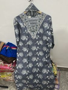 Elegant Rose Print Kurta with Hood