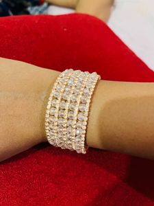 Stunning Crystal Bracelet new with tag