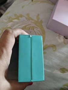 Mia by Tanishq Jewellery earring box