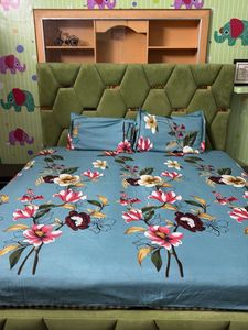 Beautiful Floral Print Bedsheet Set