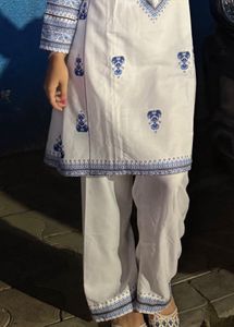 Blue &amp; White Ethnic Kurta Set with red d
