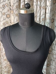 Basic Black Sleeveless Tank Top