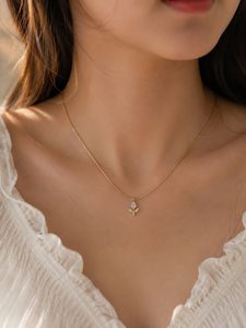 White Tulip Necklace Anti-tarnish