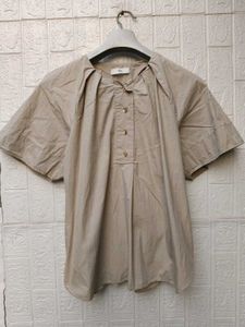 New with tag Casual Beige Short-Sleeve Top