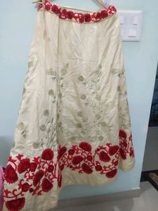 🔥beautiful Partywear Lahnga With Velvet Embroidery