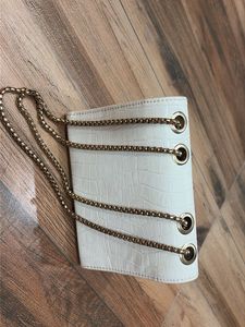 a white bag for carry everywhere