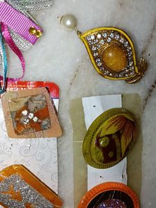all in 300 Assorted Hair Clips &amp; Brooches
