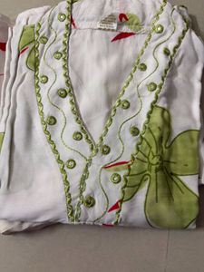 Beautiful White Kurti with Green Floral Print & Mi