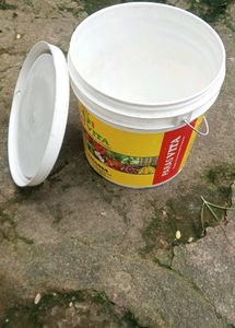 White ParasVita Bucket