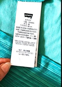 🩵 Levi's Turquoise Top
