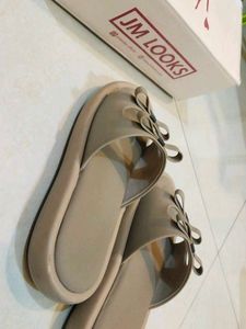 JM Looks Bow Detail Slides