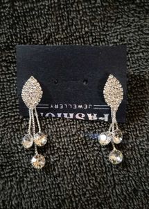 Stunning Rhinestone Flower Necklace &amp; Earring Set