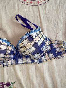 T-shirt/ Push Up Bra Paded