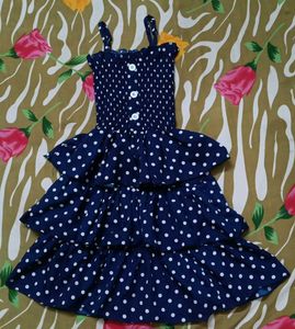 SIMPLE ELEGANT SLEEVELESS FROCK (6-8 Years)