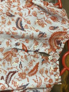 Floral Print Sleeveless Top