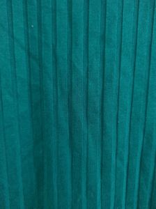Ginger by Lifestyle - Dark Green Zipper Top 💚