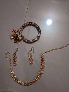 Stunning Embellished Jewellery Set