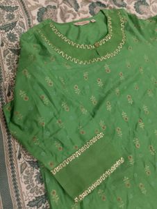 Green Kurta with Sequins Embellishment