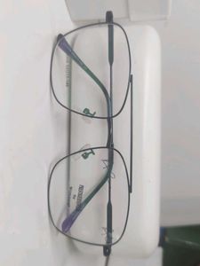 Stylish Black Metal Frame Eyeglasses