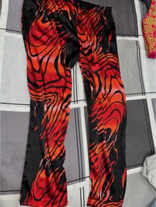 Stylish Black &amp; Red Print Top