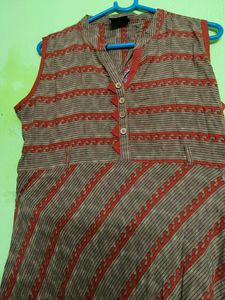 Diya Sleeveless Gown