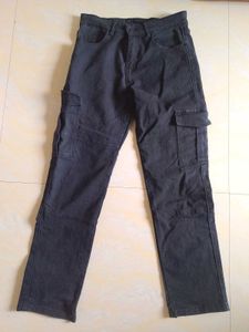 Black Cargo Jeans🖤
