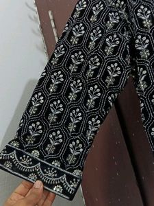 Stylish Black &amp; White Printed Kurta