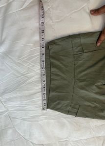 UNIQLO High Waisted Olive Green Leggings