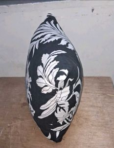 Black &amp; White Floral Throw Pillow takiya