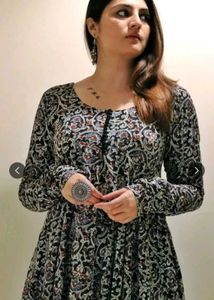 Women Ethnic MotifsKurta with Trouser and dupatta