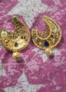 Exquisite Golden Earrings with Pearls