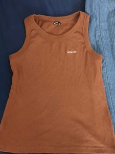 Bonkers Corner vest S half sleeve tshirt brown