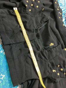 Beautiful Black Saree with Blouse: Classic Style