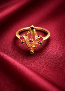 Elegant Gold-Tone Cocktail Ring