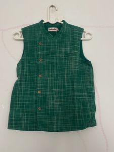 Green Sleeveless Ethnic Kurta