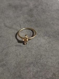 Serpentine Chic Ring