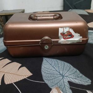 cosmetics organizer