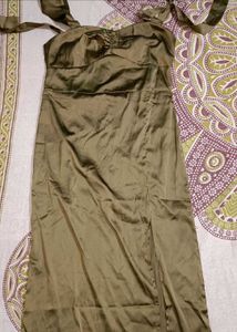 SALE 💰 Olive Green Tie-Strap Midi dress 🖤👗