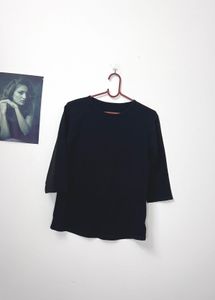 Classic Black 3/4 Sleeve Top