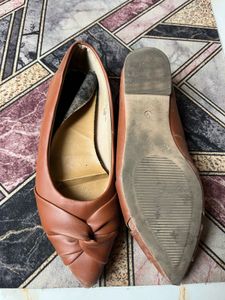 Stylish Brown Knot Flats