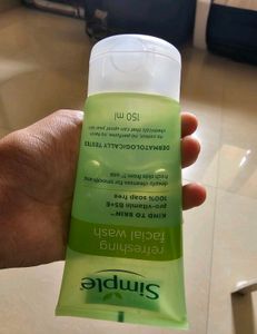 Simple Refreshing Facial Wash