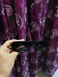 Chic Black Rectangle Sunglasses