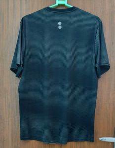 REEBOK Striped tshirt