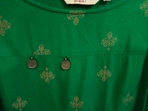 Green kurta with golden print
